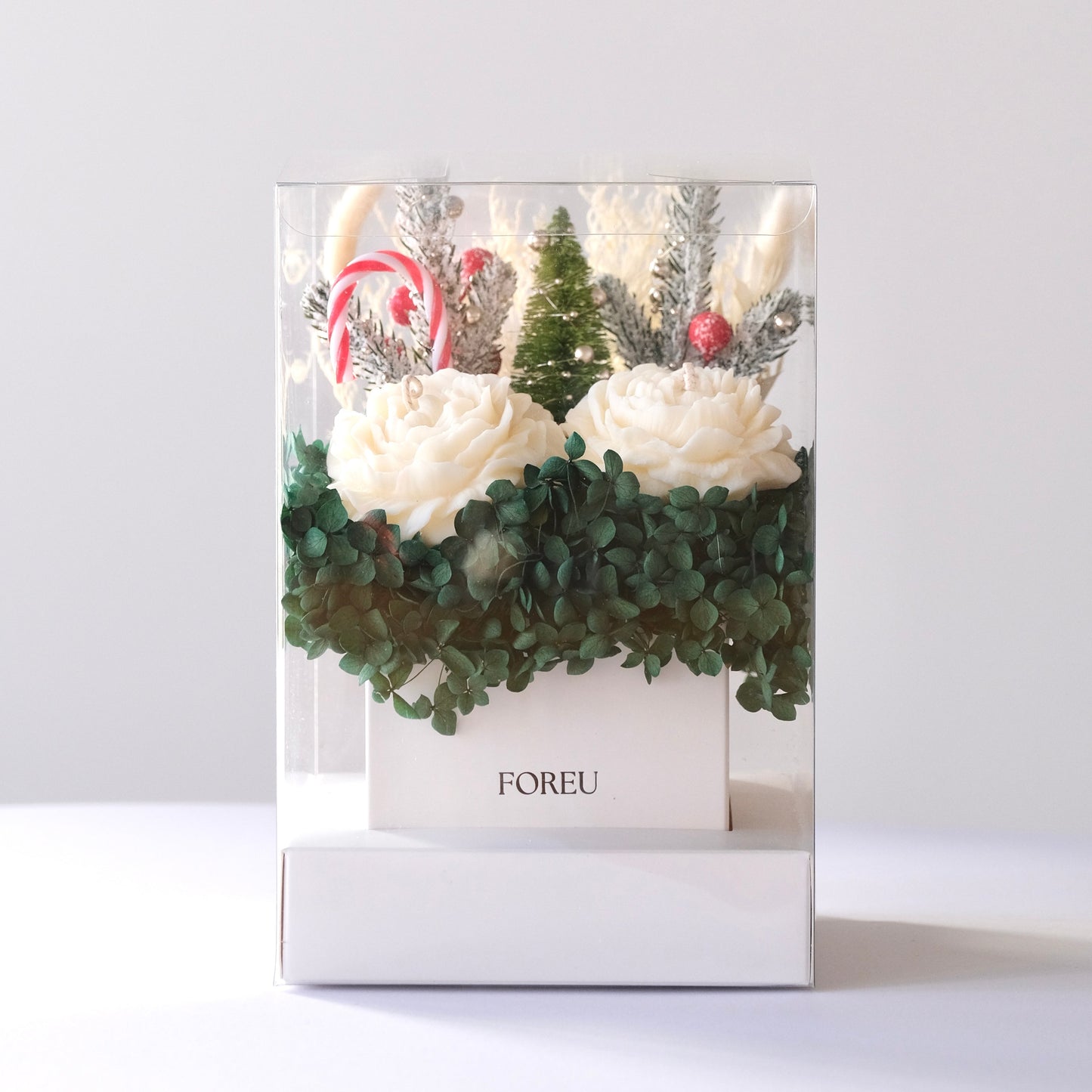 FOREU Premium Christmas Candle Box featuring soy peony candles, dark green hydrangeas, and festive holiday decorations elegant handcrafted Christmas gift and home décor idea.